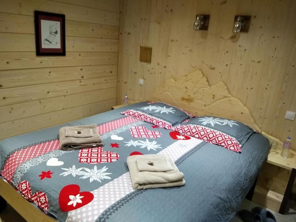 Le Refuge Du Poete Lägenhet Saint-François-de-Sales Exteriör bild