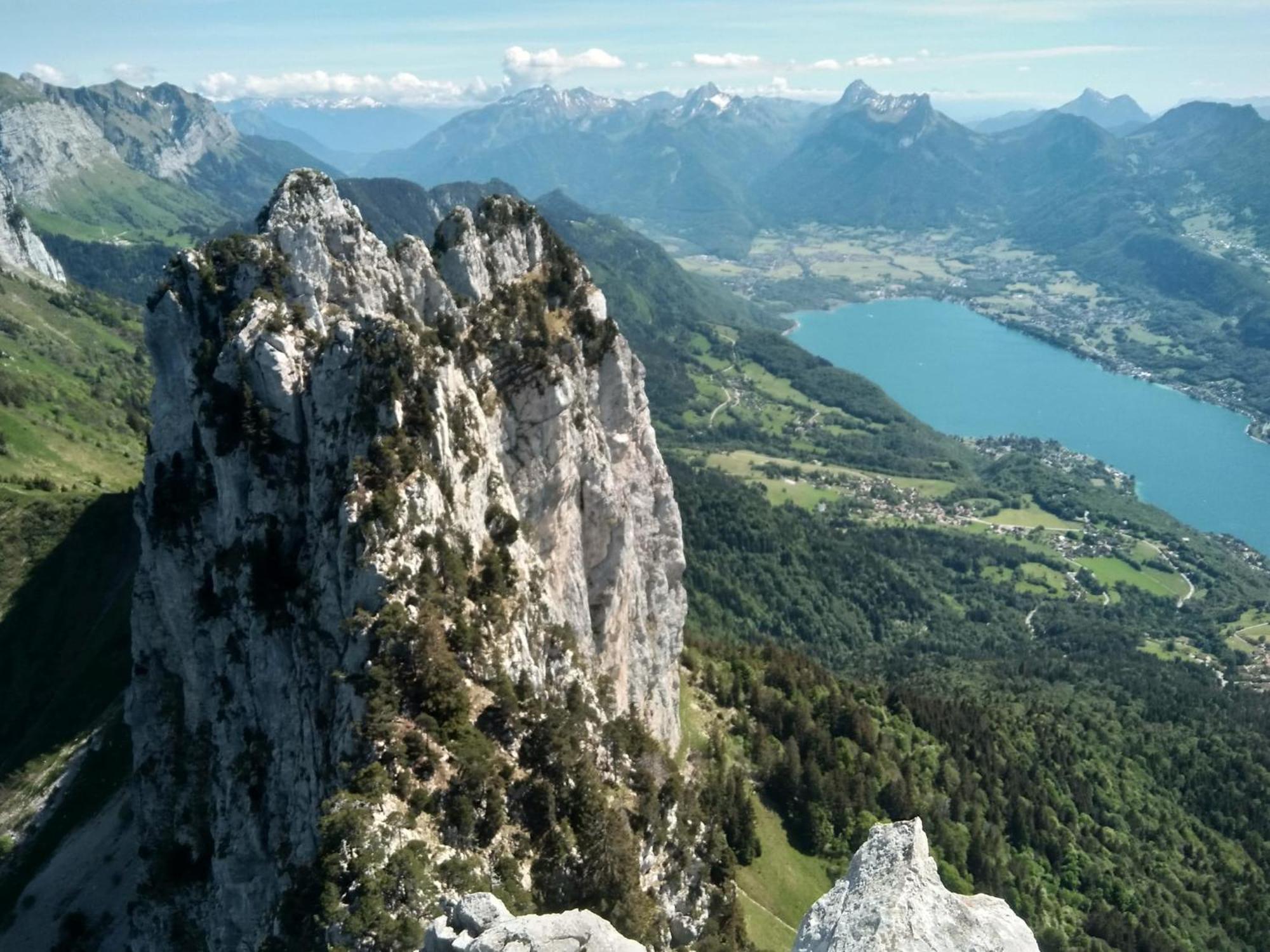 Le Refuge Du Poete Lägenhet Saint-François-de-Sales Exteriör bild